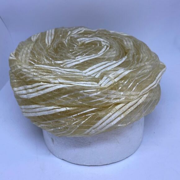 Vintage Cream Hat  - Picture 7 of 9